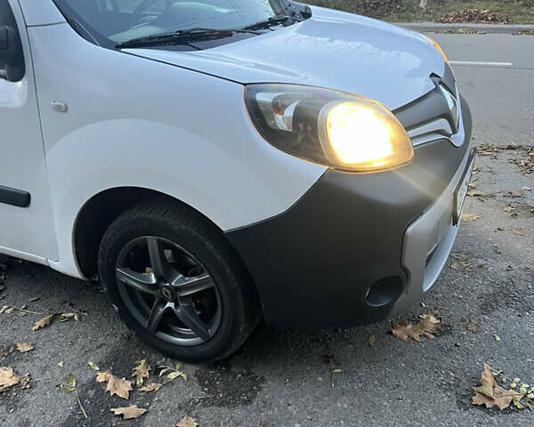 Білий Рено Кєнгу, об'ємом двигуна 1.46 л та пробігом 207 тис. км за 7350 $, фото 14 на Automoto.ua