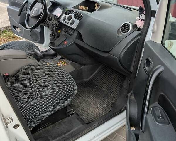 Білий Рено Кєнгу, об'ємом двигуна 1.5 л та пробігом 352 тис. км за 6400 $, фото 9 на Automoto.ua