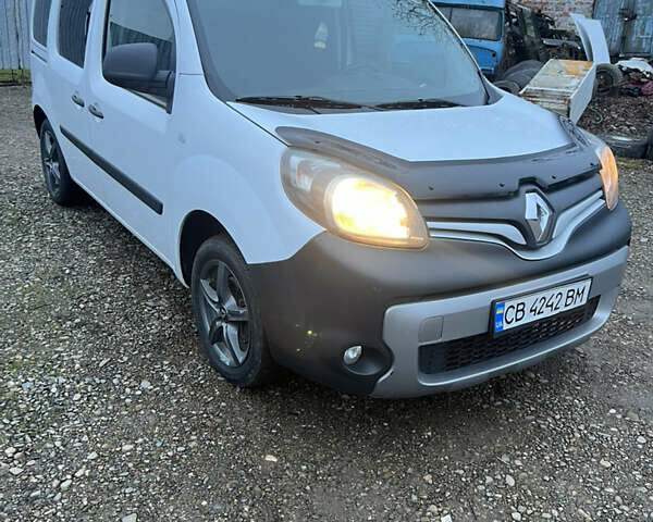 Білий Рено Кєнгу, об'ємом двигуна 1.46 л та пробігом 208 тис. км за 7250 $, фото 4 на Automoto.ua