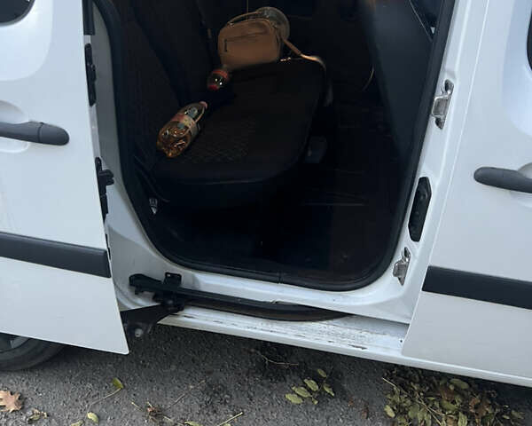 Білий Рено Кєнгу, об'ємом двигуна 1.46 л та пробігом 207 тис. км за 7350 $, фото 3 на Automoto.ua