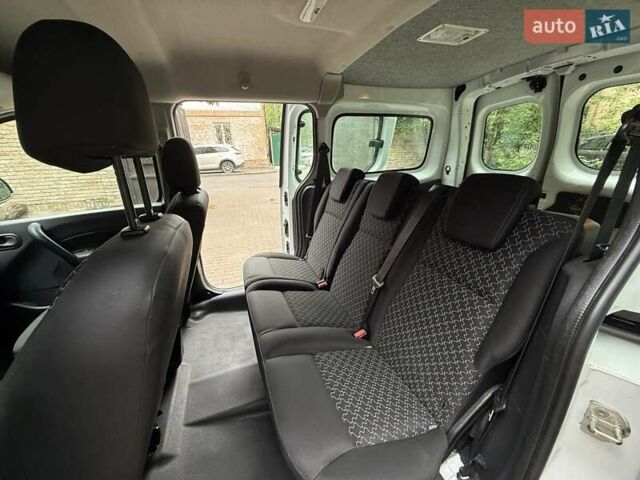 Белый Рено Кенгу, объемом двигателя 0 л и пробегом 89 тыс. км за 5900 $, фото 22 на Automoto.ua
