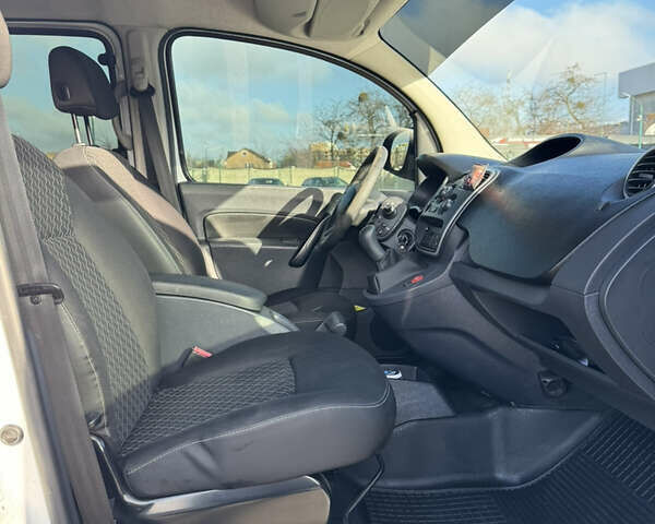 Білий Рено Кєнгу, об'ємом двигуна 1.46 л та пробігом 282 тис. км за 9300 $, фото 11 на Automoto.ua