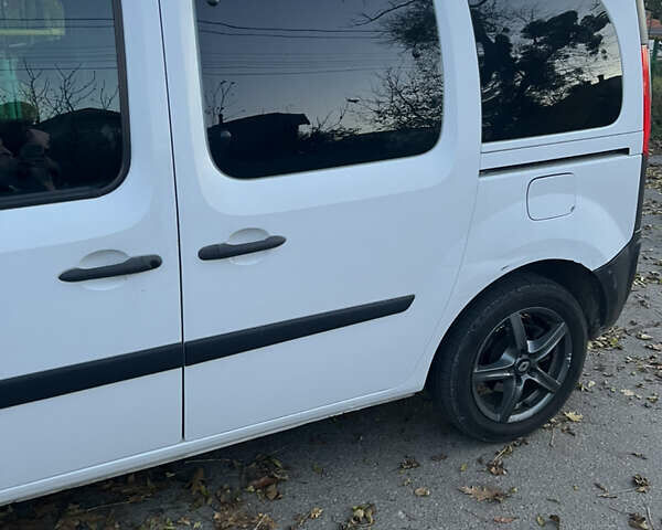 Білий Рено Кєнгу, об'ємом двигуна 1.46 л та пробігом 207 тис. км за 7350 $, фото 5 на Automoto.ua