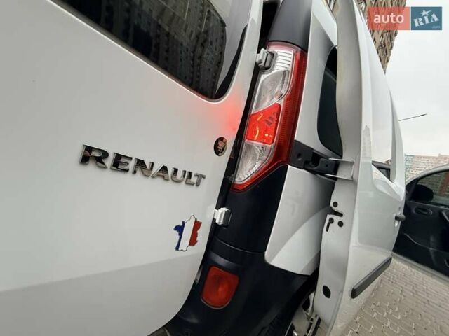 Білий Рено Кєнгу, об'ємом двигуна 1.46 л та пробігом 176 тис. км за 8300 $, фото 34 на Automoto.ua
