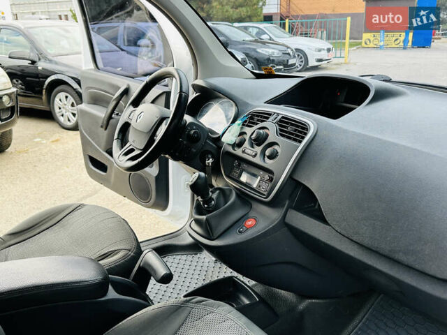 Білий Рено Кєнгу, об'ємом двигуна 1.5 л та пробігом 230 тис. км за 7800 $, фото 28 на Automoto.ua