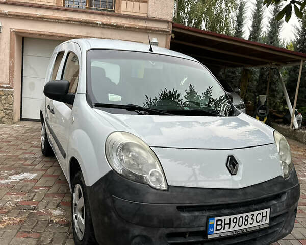 Белый Рено Кенгу, объемом двигателя 1.46 л и пробегом 252 тыс. км за 7100 $, фото 1 на Automoto.ua