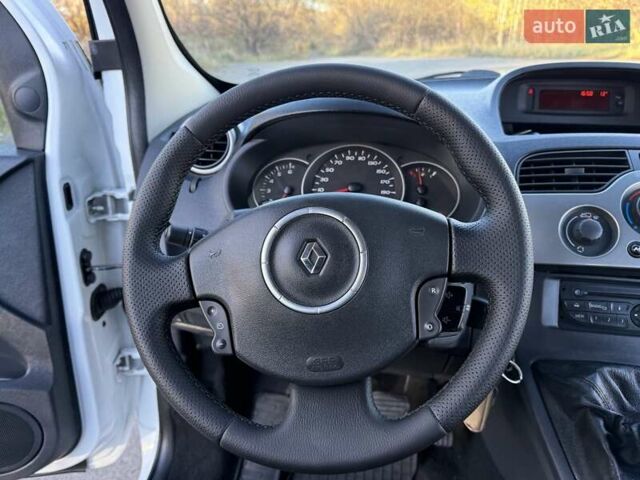 Белый Рено Кенгу, объемом двигателя 1.46 л и пробегом 231 тыс. км за 7750 $, фото 30 на Automoto.ua