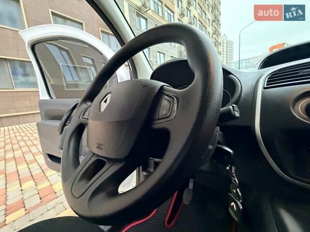 Білий Рено Кєнгу, об'ємом двигуна 1.46 л та пробігом 176 тис. км за 8300 $, фото 23 на Automoto.ua