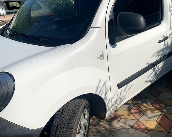 Білий Рено Кєнгу, об'ємом двигуна 1.46 л та пробігом 303 тис. км за 7000 $, фото 17 на Automoto.ua