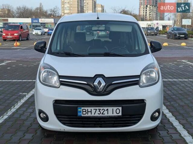 Белый Рено Кенгу, объемом двигателя 1.5 л и пробегом 205 тыс. км за 7500 $, фото 4 на Automoto.ua