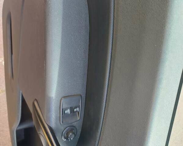 Белый Рено Кенгу, объемом двигателя 1.46 л и пробегом 253 тыс. км за 6999 $, фото 15 на Automoto.ua