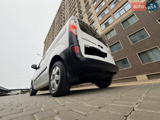 Білий Рено Кєнгу, об'ємом двигуна 1.46 л та пробігом 176 тис. км за 8300 $, фото 76 на Automoto.ua