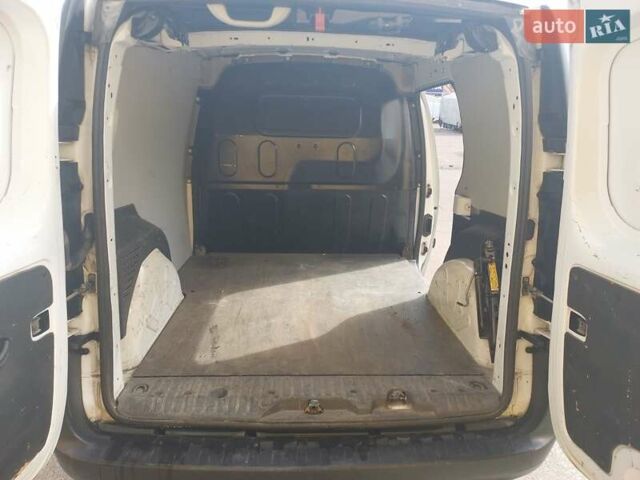 Белый Рено Кенгу, объемом двигателя 1.46 л и пробегом 253 тыс. км за 6999 $, фото 7 на Automoto.ua