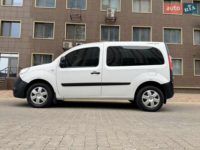 Білий Рено Кєнгу, об'ємом двигуна 1.46 л та пробігом 176 тис. км за 8300 $, фото 81 на Automoto.ua