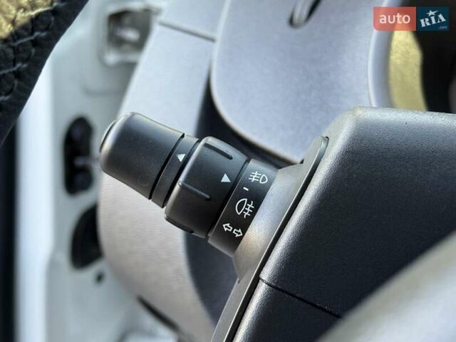 Белый Рено Кенгу, объемом двигателя 1.46 л и пробегом 231 тыс. км за 7750 $, фото 32 на Automoto.ua