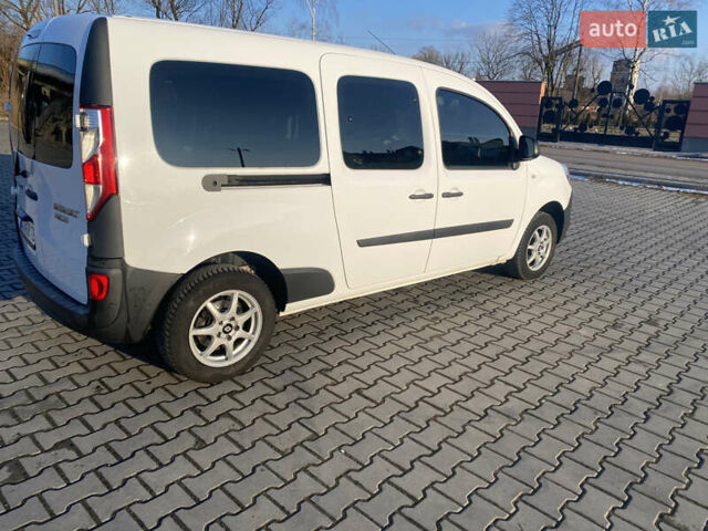 Белый Рено Кенгу, объемом двигателя 1.5 л и пробегом 273 тыс. км за 10499 $, фото 2 на Automoto.ua