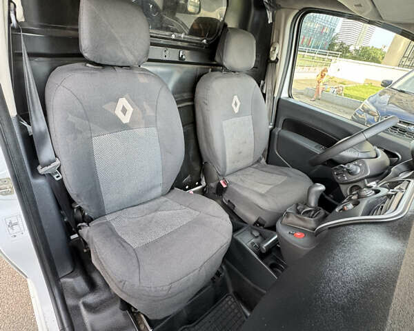 Белый Рено Кенгу, объемом двигателя 1.46 л и пробегом 92 тыс. км за 7600 $, фото 14 на Automoto.ua