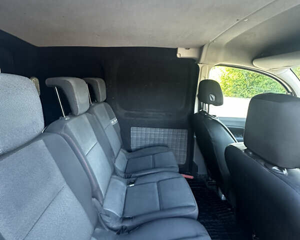 Белый Рено Кенгу, объемом двигателя 1.5 л и пробегом 388 тыс. км за 6500 $, фото 9 на Automoto.ua