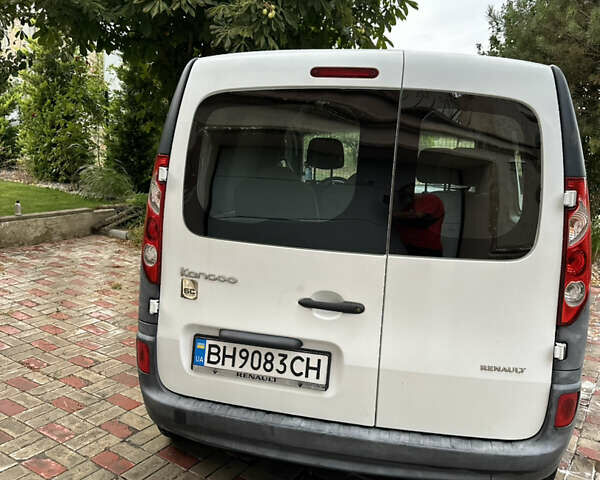 Белый Рено Кенгу, объемом двигателя 1.46 л и пробегом 252 тыс. км за 7100 $, фото 5 на Automoto.ua