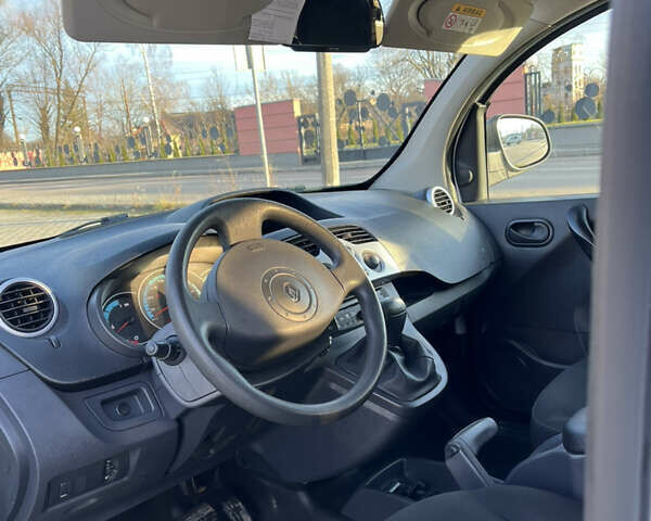 Білий Рено Кєнгу, об'ємом двигуна 0 л та пробігом 68 тис. км за 6500 $, фото 6 на Automoto.ua