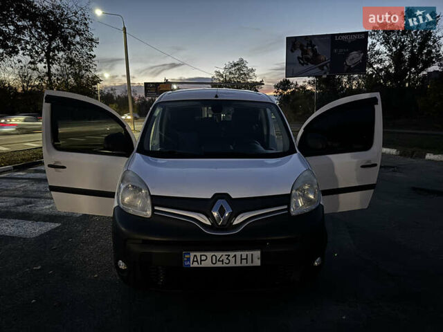 Белый Рено Кенгу, объемом двигателя 1.46 л и пробегом 237 тыс. км за 8200 $, фото 2 на Automoto.ua
