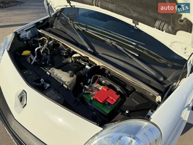 Белый Рено Кенгу, объемом двигателя 1.46 л и пробегом 231 тыс. км за 7750 $, фото 39 на Automoto.ua