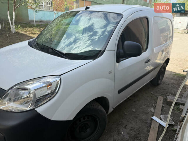 Білий Рено Кєнгу, об'ємом двигуна 1.46 л та пробігом 400 тис. км за 5100 $, фото 3 на Automoto.ua