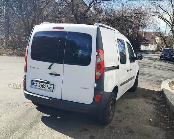 Белый Рено Кенгу, объемом двигателя 1.5 л и пробегом 245 тыс. км за 6200 $, фото 2 на Automoto.ua