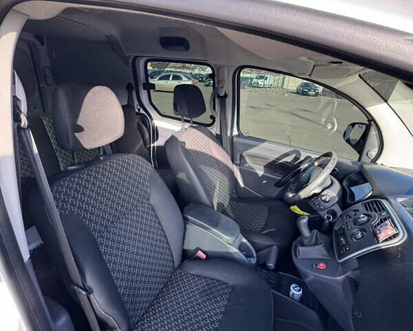 Білий Рено Кєнгу, об'ємом двигуна 1.46 л та пробігом 282 тис. км за 9300 $, фото 20 на Automoto.ua