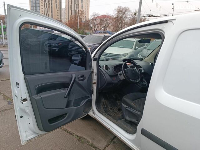 Белый Рено Кенгу, объемом двигателя 1.5 л и пробегом 330 тыс. км за 6490 $, фото 10 на Automoto.ua