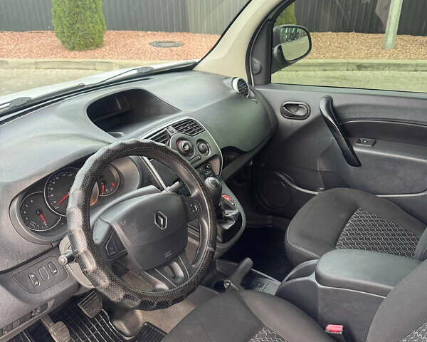 Білий Рено Кєнгу, об'ємом двигуна 1.46 л та пробігом 231 тис. км за 6000 $, фото 8 на Automoto.ua