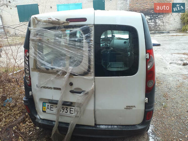 Білий Рено Кєнгу, об'ємом двигуна 1.5 л та пробігом 400 тис. км за 2500 $, фото 3 на Automoto.ua