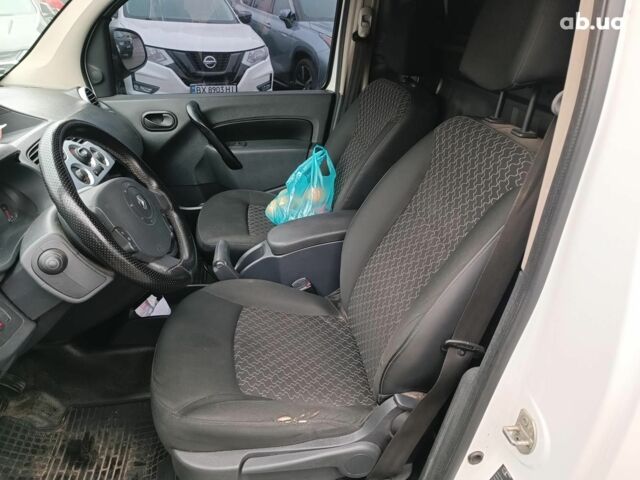 Белый Рено Кенгу, объемом двигателя 1.5 л и пробегом 330 тыс. км за 6490 $, фото 11 на Automoto.ua