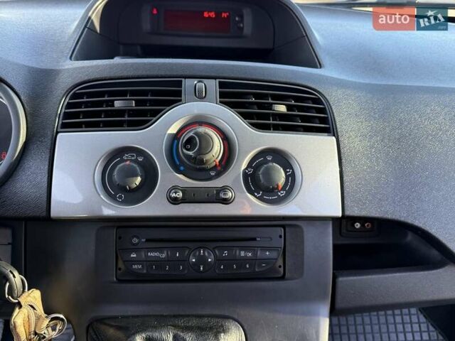 Белый Рено Кенгу, объемом двигателя 1.46 л и пробегом 231 тыс. км за 7750 $, фото 22 на Automoto.ua