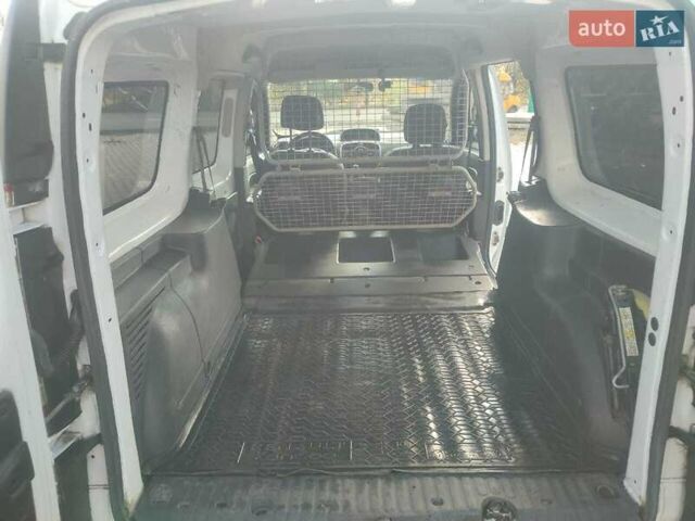 Рено Кенгу 2013 в Сумах на Automoto.ua Белый Рено Кенгу, объемом двигателя 1.46 л и пробегом 343 тыс. км за 8800 $, фото 12 на Automoto.ua