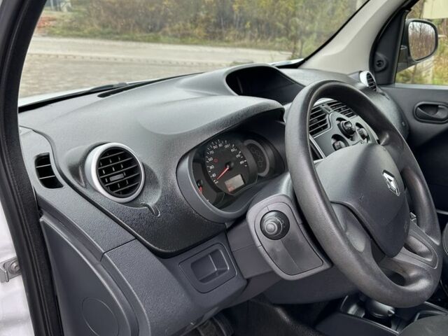 Білий Рено Кєнгу, об'ємом двигуна 0 л та пробігом 140 тис. км за 8999 $, фото 6 на Automoto.ua