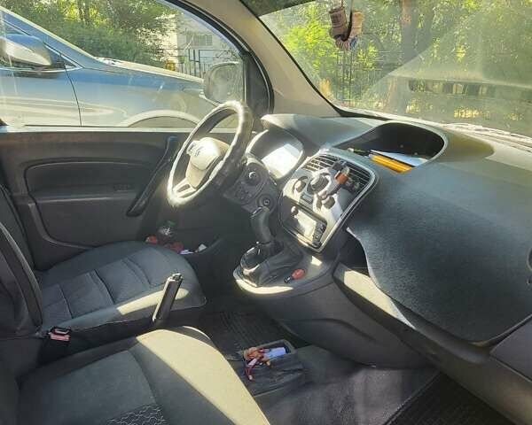 Белый Рено Кенгу, объемом двигателя 1.46 л и пробегом 319 тыс. км за 6200 $, фото 7 на Automoto.ua