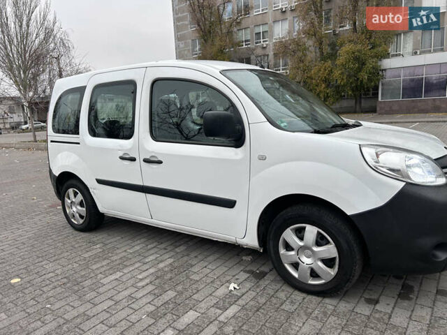 Белый Рено Кенгу, объемом двигателя 1.46 л и пробегом 312 тыс. км за 8600 $, фото 8 на Automoto.ua