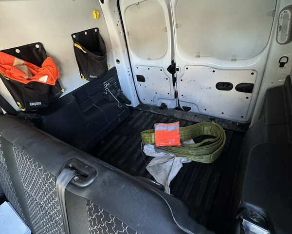 Білий Рено Кєнгу, об'ємом двигуна 1.46 л та пробігом 282 тис. км за 9300 $, фото 19 на Automoto.ua