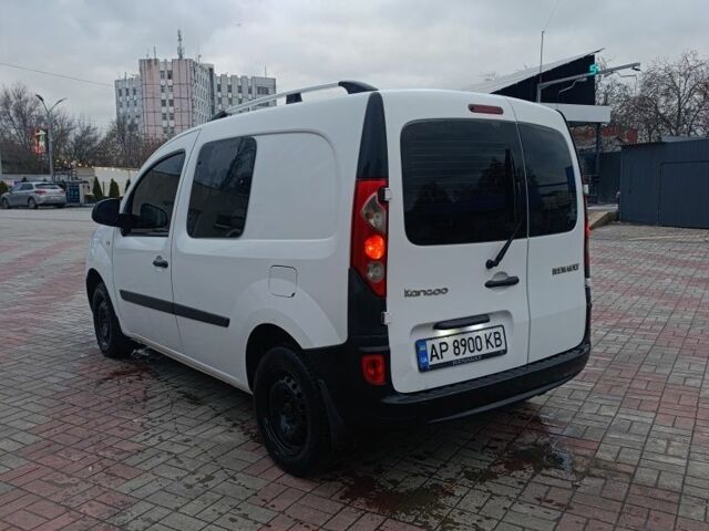 Білий Рено Кєнгу, об'ємом двигуна 1.5 л та пробігом 309 тис. км за 9000 $, фото 3 на Automoto.ua