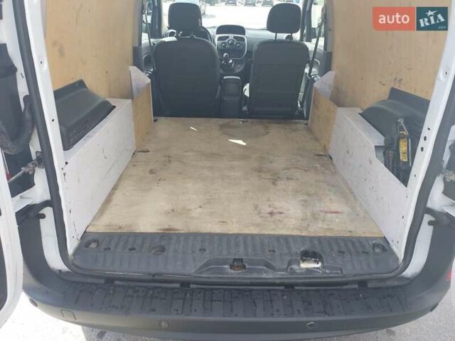 Белый Рено Кенгу, объемом двигателя 1.46 л и пробегом 353 тыс. км за 7100 $, фото 13 на Automoto.ua