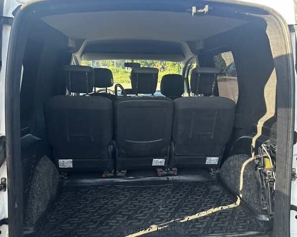 Белый Рено Кенгу, объемом двигателя 1.5 л и пробегом 388 тыс. км за 6500 $, фото 3 на Automoto.ua