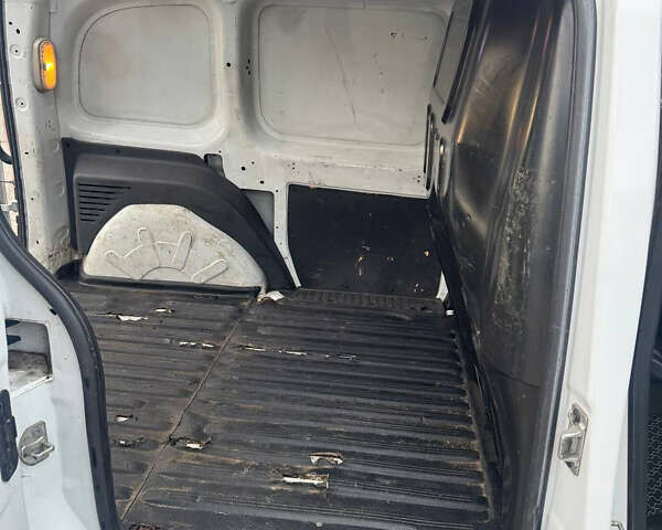 Білий Рено Кєнгу, об'ємом двигуна 1.46 л та пробігом 231 тис. км за 6000 $, фото 12 на Automoto.ua