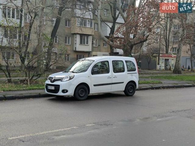 Белый Рено Кенгу, объемом двигателя 1.5 л и пробегом 205 тыс. км за 7500 $, фото 2 на Automoto.ua
