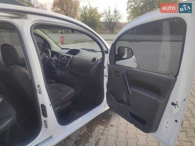 Рено Кенгу 2013 в Сумах на Automoto.ua Белый Рено Кенгу, объемом двигателя 1.46 л и пробегом 343 тыс. км за 8800 $, фото 9 на Automoto.ua