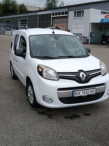 Белый Рено Кенгу, объемом двигателя 1.5 л и пробегом 195 тыс. км за 9900 $, фото 1 на Automoto.ua