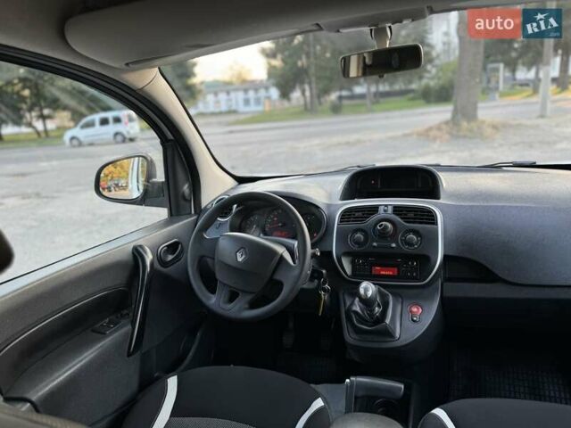 Белый Рено Кенгу, объемом двигателя 1.5 л и пробегом 173 тыс. км за 11600 $, фото 65 на Automoto.ua