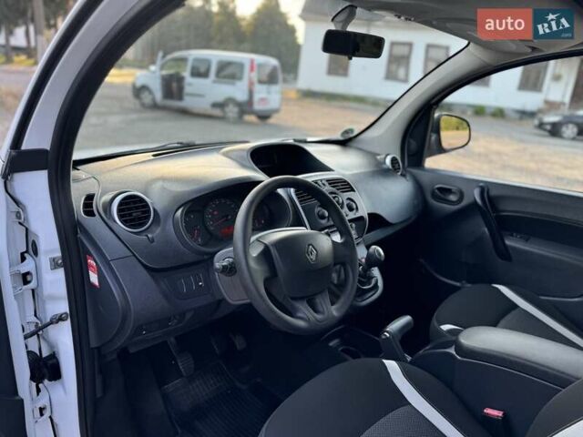 Белый Рено Кенгу, объемом двигателя 1.5 л и пробегом 173 тыс. км за 11600 $, фото 29 на Automoto.ua