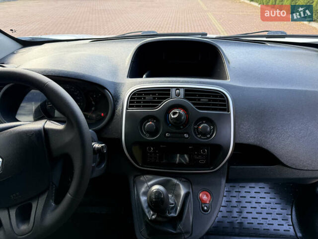 Білий Рено Кєнгу, об'ємом двигуна 1.5 л та пробігом 247 тис. км за 11700 $, фото 37 на Automoto.ua