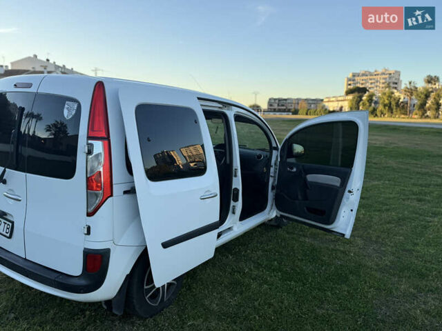 Белый Рено Кенгу, объемом двигателя 1.46 л и пробегом 215 тыс. км за 9800 $, фото 17 на Automoto.ua